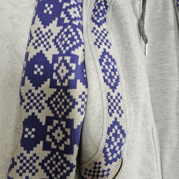 Lululemon Knit Hoodie Omega Logo Size 6 - Picture 7 of 7